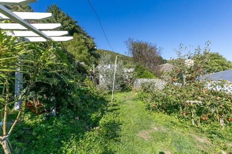 Photo of property in 9 Ahuriri Street, Strathmore Park, Wellington, 6022