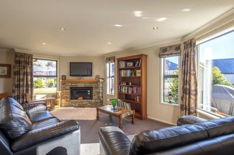 Photo of property in 35 Old Station Avenue, Wanaka, 9305