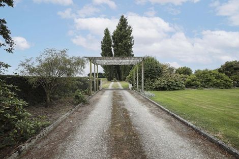 Photo of property in 1000 Lochiel-branxholme Road, Branxholme, Invercargill, 9874