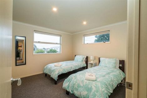 Photo of property in 131 Karewa Parade, Papamoa Beach, Papamoa, 3118