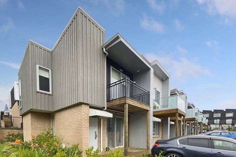 Photo of property in 22 Ceramic Lane, New Lynn, Auckland, 0600