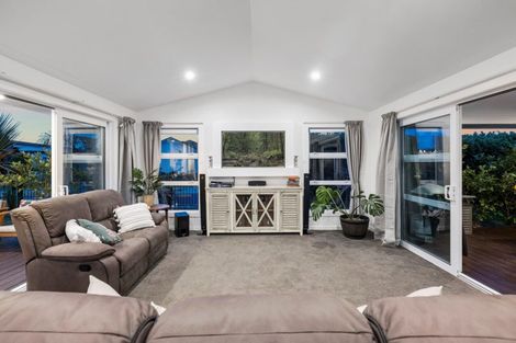 Photo of property in 1 Wahaika Way, Papamoa Beach, Papamoa, 3118