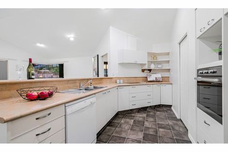 Photo of property in 208b Glengarry Road, Glen Eden, Auckland, 0602