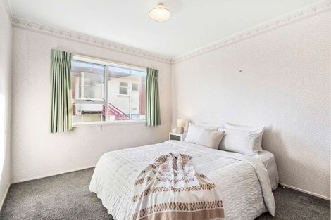 Photo of property in 36 Sunset Road, Unsworth Heights, Auckland, 0632