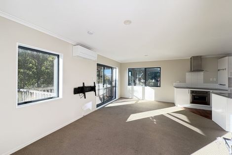 Photo of property in 86b Royal View Road, Te Atatu South, Auckland, 0610