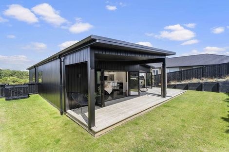 Photo of property in 28 Leathem Crescent, Pokeno, 2402