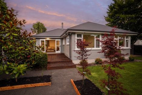 Photo of property in 98 Hamilton Avenue, Ilam, Christchurch, 8041