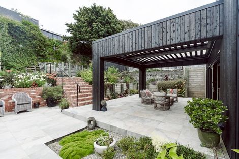 Photo of property in 20 Gilbert Street, New Plymouth, 4310