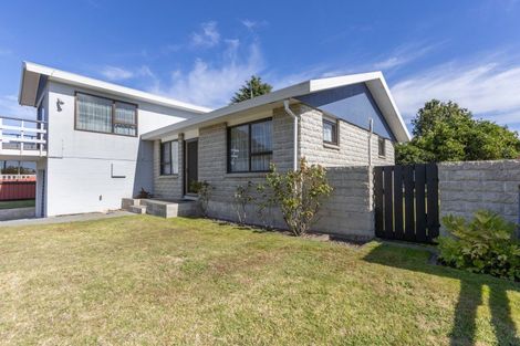 Photo of property in 42 Spriggs Crescent, Greenmeadows, Napier, 4112