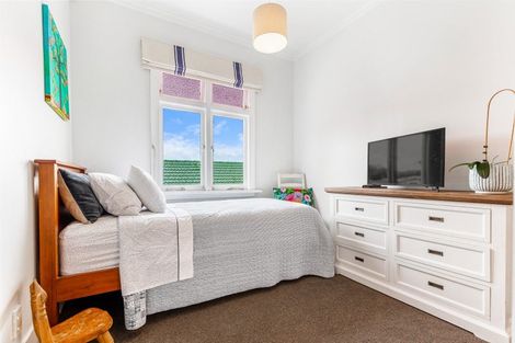 Photo of property in 1/2 Merwood Lane, Devonport, Auckland, 0624