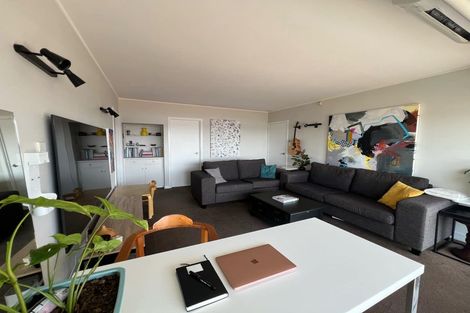 Photo of property in 1/29 Pupuke Road, Takapuna, Auckland, 0622