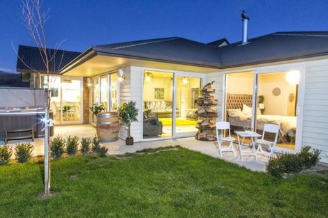 Photo of property in 21 Terrace Street, Nevis, Cromwell, 9384