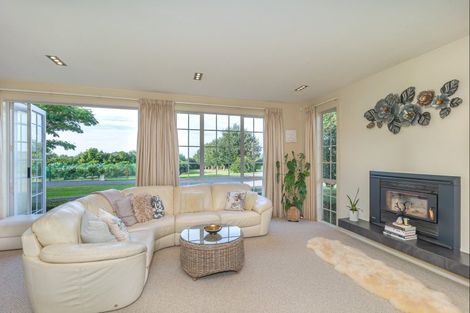 Photo of property in 15 Tarahunga Road, Levin, 5571