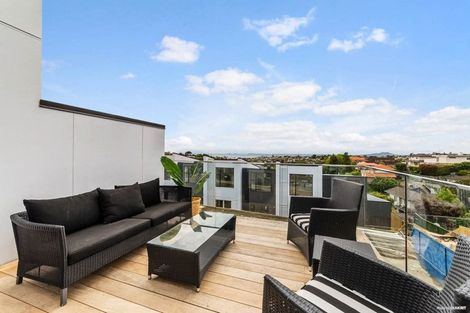 Photo of property in 1/735 East Coast Road, Browns Bay, Auckland, 0630