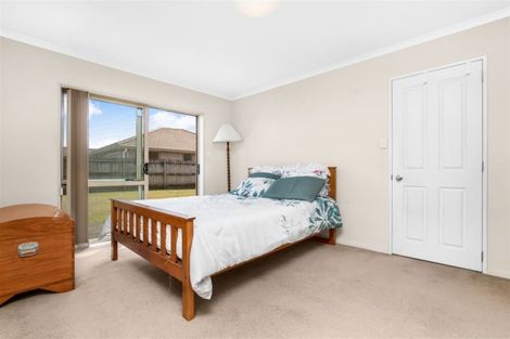 Photo of property in 33 Morewa Place, Takanini, 2112