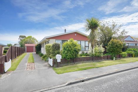 Photo of property in 4 Seadown Crescent, Amberley, 7410