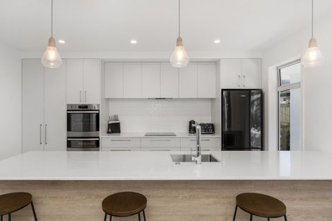 Photo of property in 5 Hanlow Place, Pyes Pa, Tauranga, 3112