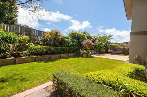 Photo of property in 6 Derry Hill, Churton Park, Wellington, 6037