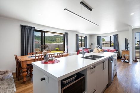 Photo of property in 44 George Fyfe Way, Wakefield, 7025