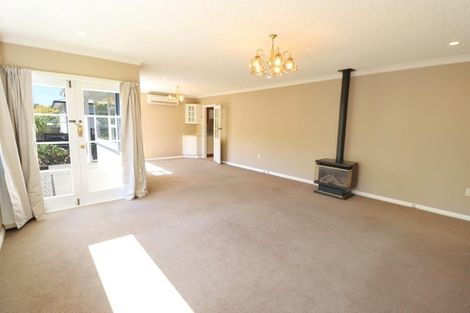Photo of property in 18 Churchill Avenue, Hokowhitu, Palmerston North, 4410