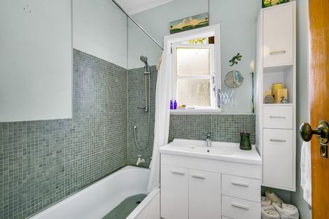 Photo of property in 53 Kiwi Road, Point Chevalier, Auckland, 1022