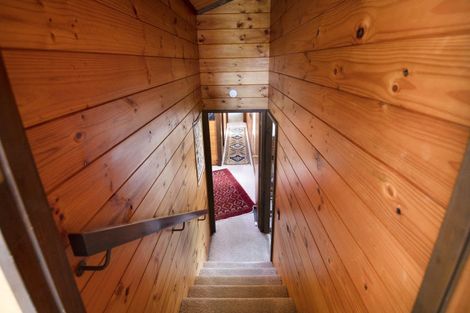 Photo of property in 21 Burns Road, Hospital Hill, Napier, 4110