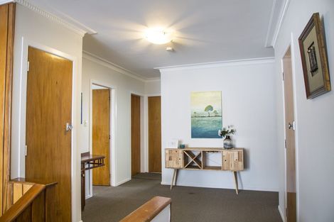 Photo of property in 8 Tye Road, Hillcrest, Auckland, 0627