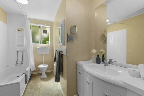 Photo of property in 8/19 Pirie Crescent, Moera, Lower Hutt, 5010