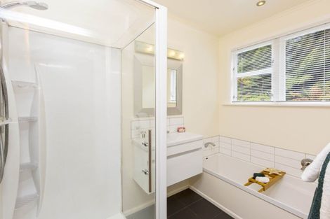 Photo of property in 67 Elmslie Road, Pinehaven, Upper Hutt, 5019