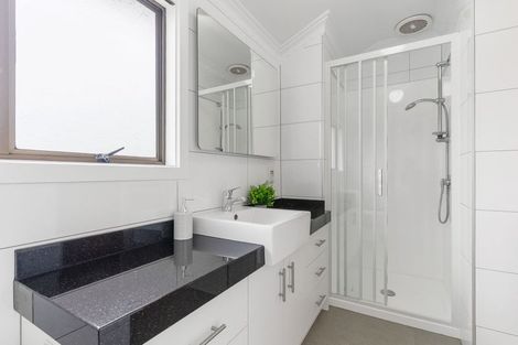 Photo of property in 46a East Coast Road, Milford, Auckland, 0620