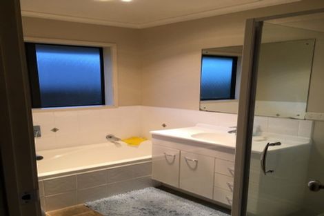 Photo of property in 14 Innisowen Place, Flat Bush, Auckland, 2019