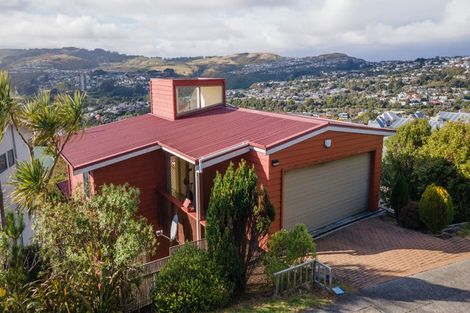 Photo of property in 1 Atamira Close, Churton Park, Wellington, 6037