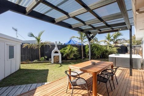 Photo of property in 11 Barbara Grove, Papamoa Beach, Papamoa, 3118