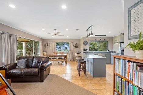 Photo of property in 5352 Kaipara Coast Highway, Wellsford, 0972
