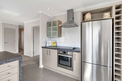 Photo of property in 4 Barry Curtis Place, Levin, 5510