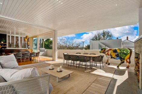 Photo of property in 215 Jervois Road, Herne Bay, Auckland, 1011