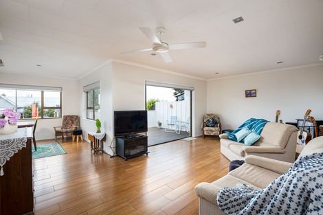 Photo of property in 345 Devon Street West, New Plymouth, 4310