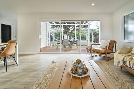 Photo of property in 9b Church Road, Taradale, Napier, 4112