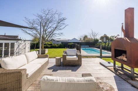 Photo of property in 8 Emerald Hill, Havelock North, 4130