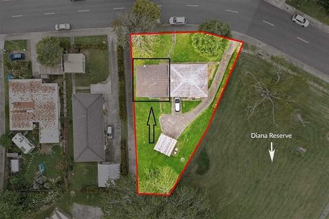 Photo of property in 2/16 Diana Drive, Glenfield, Auckland, 0627