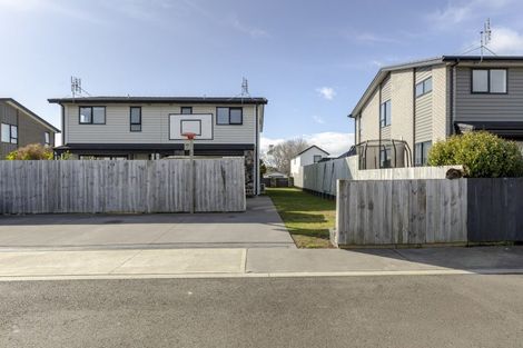 Photo of property in 15 Discovery Place, Marfell, New Plymouth, 4310