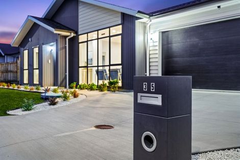 Photo of property in 35 Jeroboam Loop, Kumeu, 0810