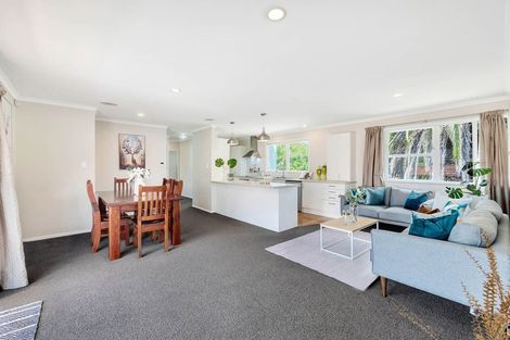 Photo of property in 2/6 Ngatoa Place, Glenfield, Auckland, 0629