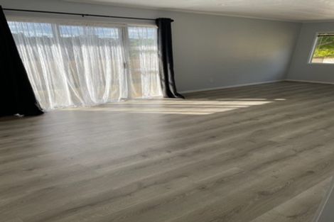 Photo of property in 20 Laser Place, Bayview, Auckland, 0629