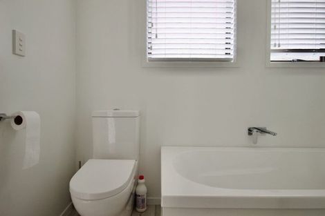 Photo of property in 2a Taipari Road, Te Atatu Peninsula, Auckland, 0610