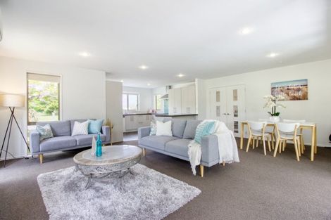 Photo of property in 33 Little Oaks Drive, Yaldhurst, Christchurch, 8042