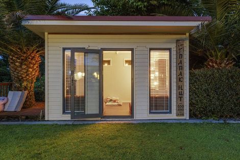 Photo of property in 12 Veale Road, Frankleigh Park, New Plymouth, 4310