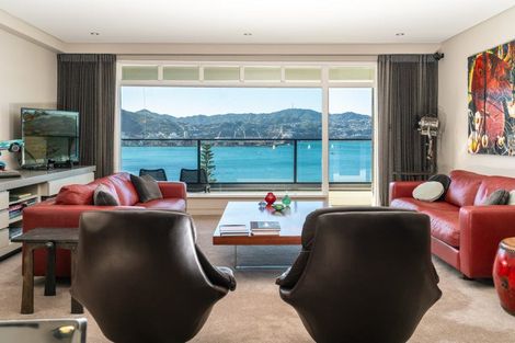 Photo of property in Broadwater Apartments, 214 Oriental Parade, Oriental Bay, Wellington, 6011