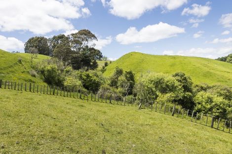 Photo of property in 18 Marshall Road, Hunterville, 4730