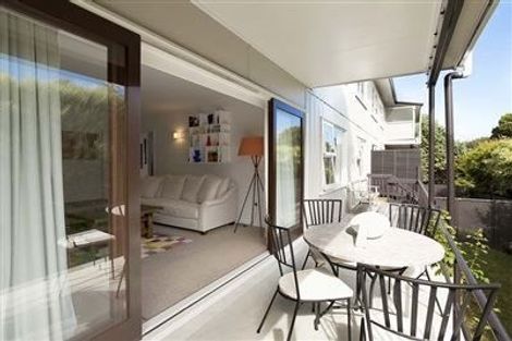 Photo of property in 3/29 Pupuke Road, Takapuna, Auckland, 0622